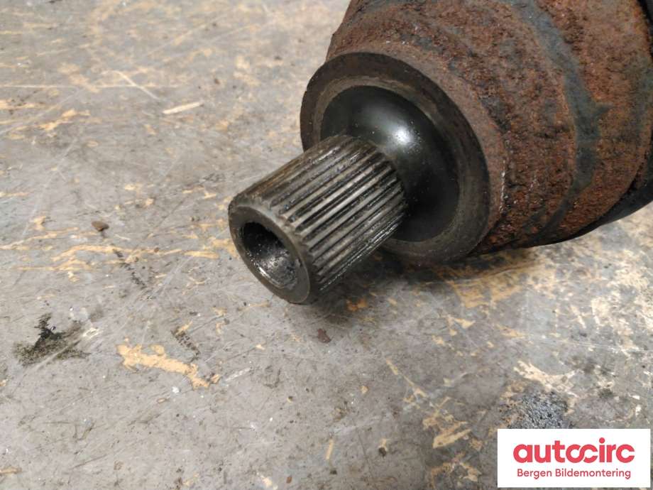 Drivaksel venstre foran til VW Golf V, Combi 2003-2008  (VOLKSWAGEN|1K0 407 271 NP|)