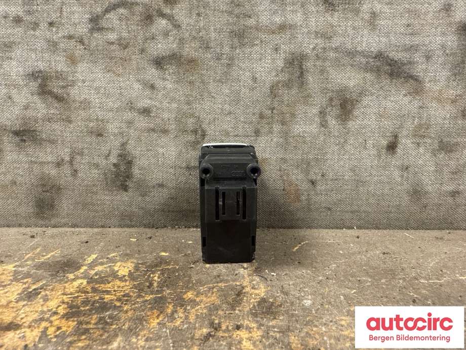 Bryter elektrisk håndbrekk/parkbrems til Audi A5 2007-2016 (Type I)  (AUDI|8K1 927 225 E|)