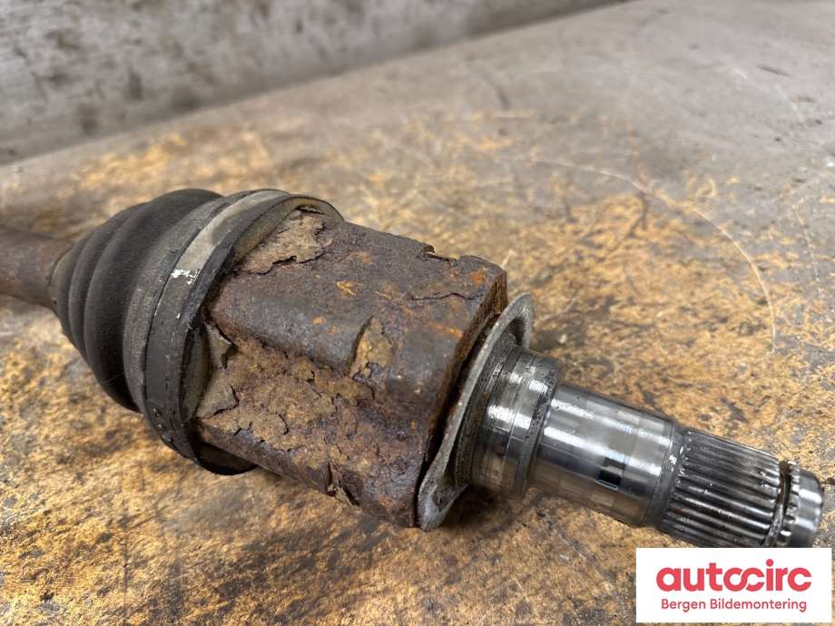 Drivaksel venstre foran til Toyota Hilux 2006-2011 (TOYOTA|434300K020|)