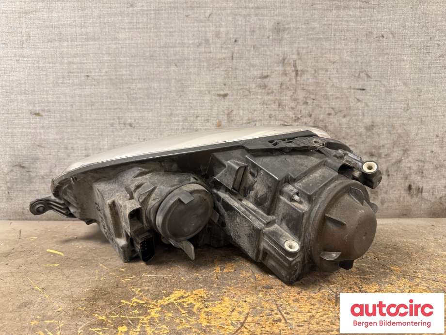 Frontlykt høyre halogen til VW Golf V, Combi 2003-2008  (VOLKSWAGEN|1K6 941 030 P|)