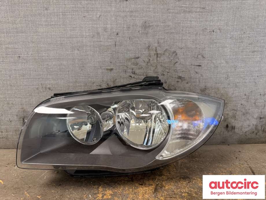 Frontlykt venstre halogen til BMW 1-Serie 2004-2011 (E81/E82/E87/E88) (E81/E82/E87/E88) (BMW|63 11 7 249 649|)