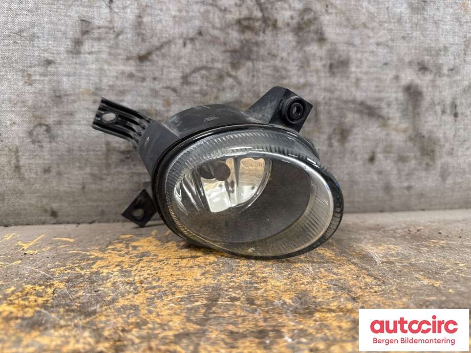 Tåkelykt høyre foran til Audi A4 2004-2008 (Type III) (B7) (B7) (AUDI|8E0 941 699 C|)