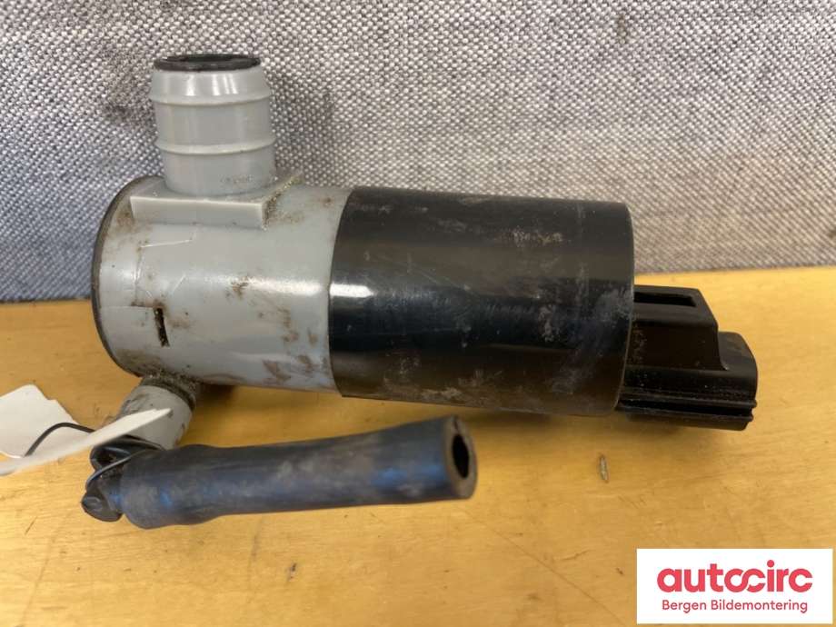 Spylerpumpe foran til Volvo V40 2012-2019 (VOLVO|1019873|142010|121229A)