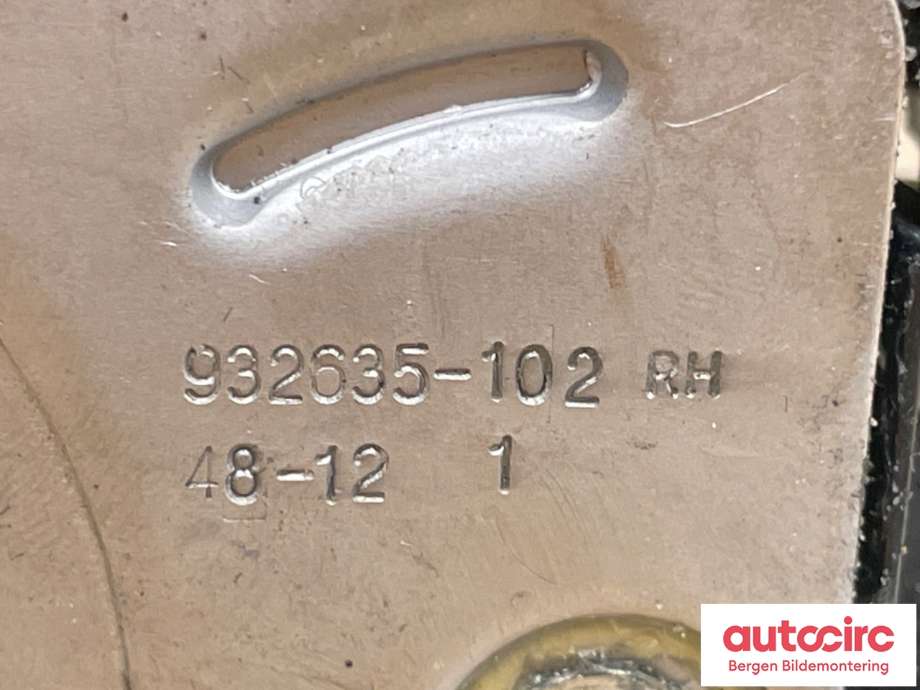 Låsekasse høyre til Volvo V40 2012-2019  (VOLVO|31440392||31391825)