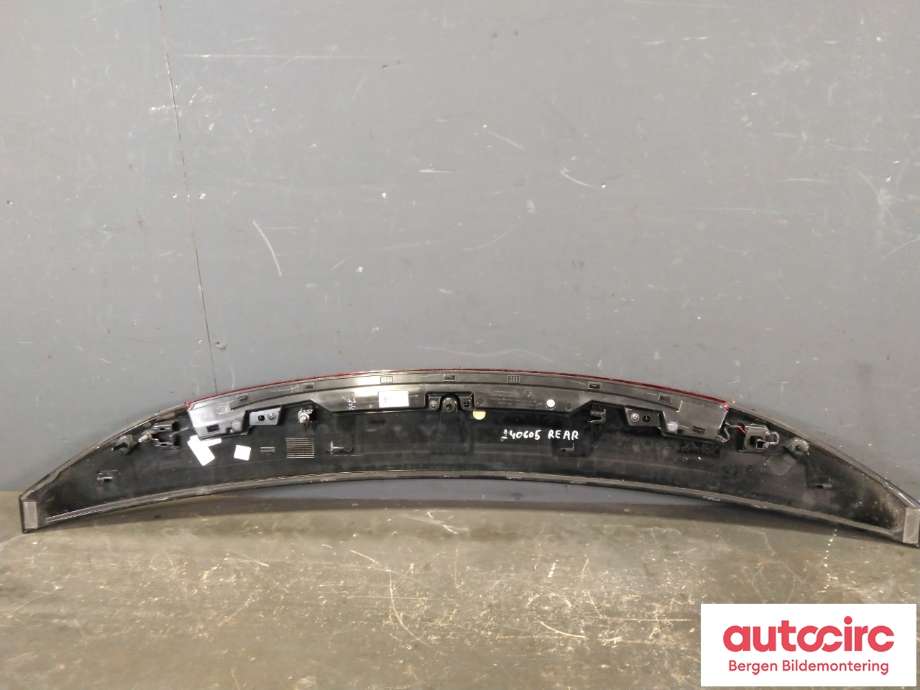 Spoiler bakluke til Mercedes EQE 2022-->>  (MERCEDES|A 295 880 14 01|)