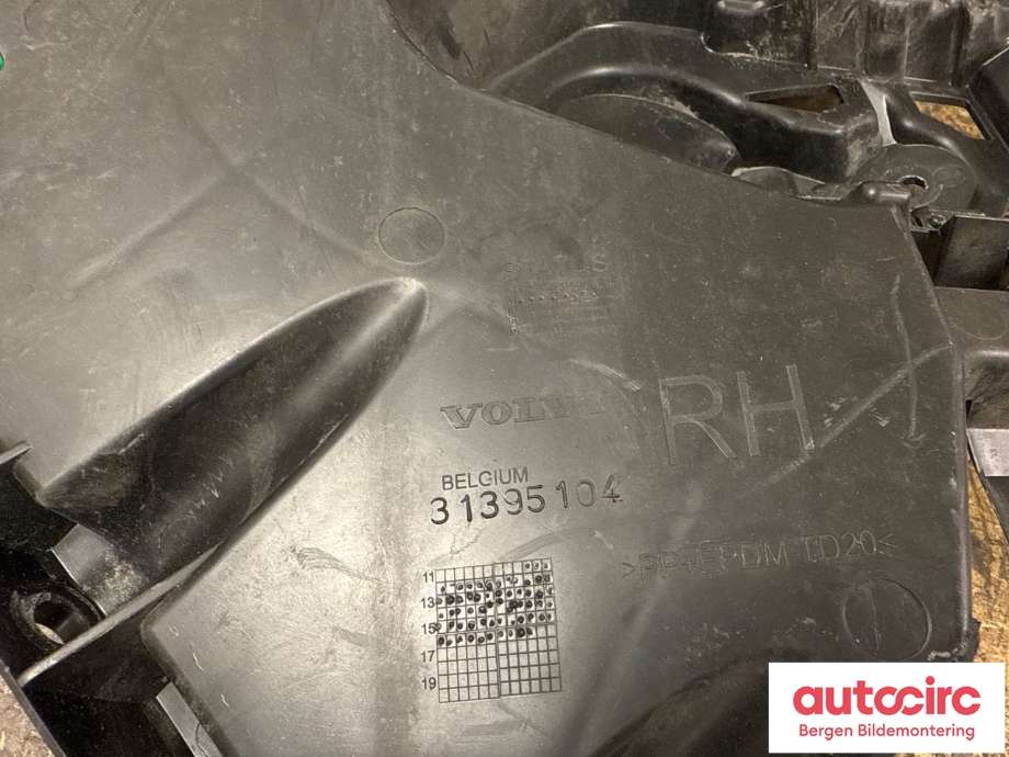 Diverse deler til Volvo V40 2012-2019 (VOLVO|31395104|)