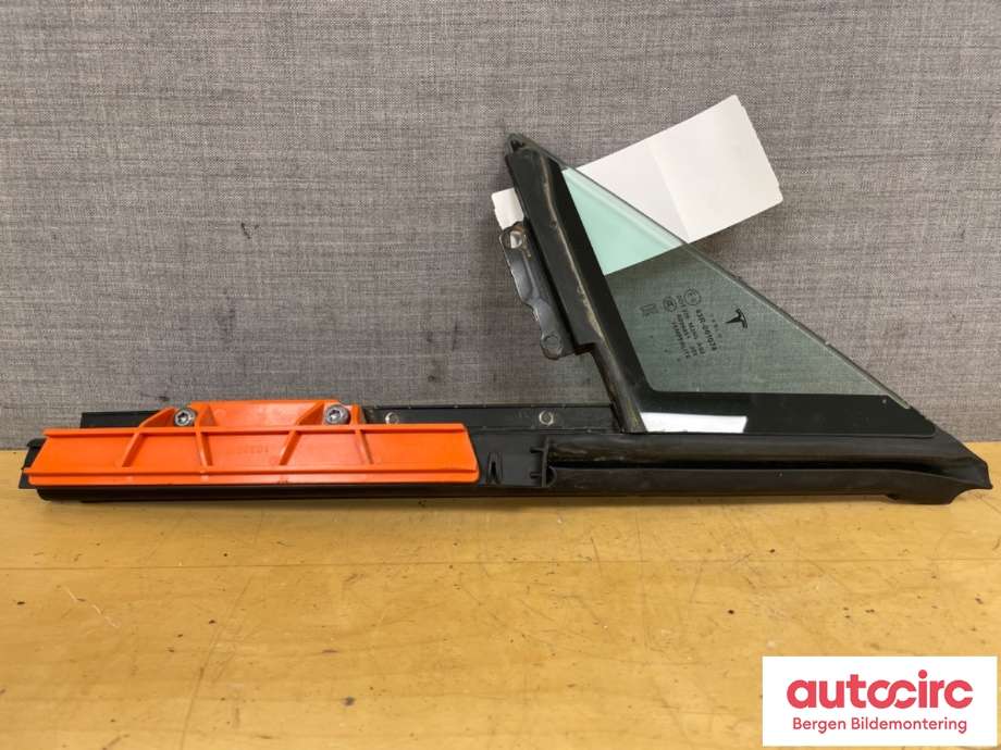 Diverse deler til Tesla Model S 2016-2021 (Fase 2) (TESLA|43R-001074|)