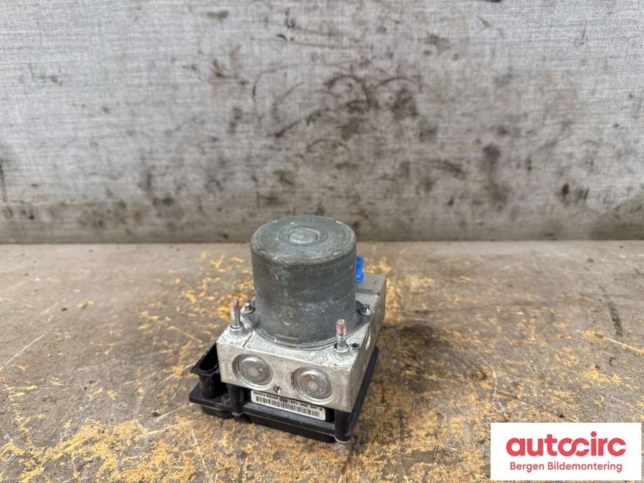 ABS sentral til Toyota Avensis 2009-2015 (Type III, Fase 1)  (TOYOTA|0400937105|4405005131|)