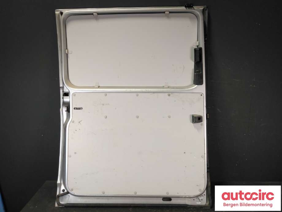 Dør venstre skyvedør til VW Transporter / Caravelle 2009-2015 (Fase 2) (T5) (T5) (VOLKSWAGEN|7LA 843 107 A|)