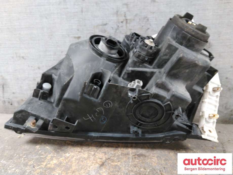 Frontlykt høyre halogen til Suzuki Grand Vitara 2005-2015 (Type III)  (SUZUKI|35120-65J11|)