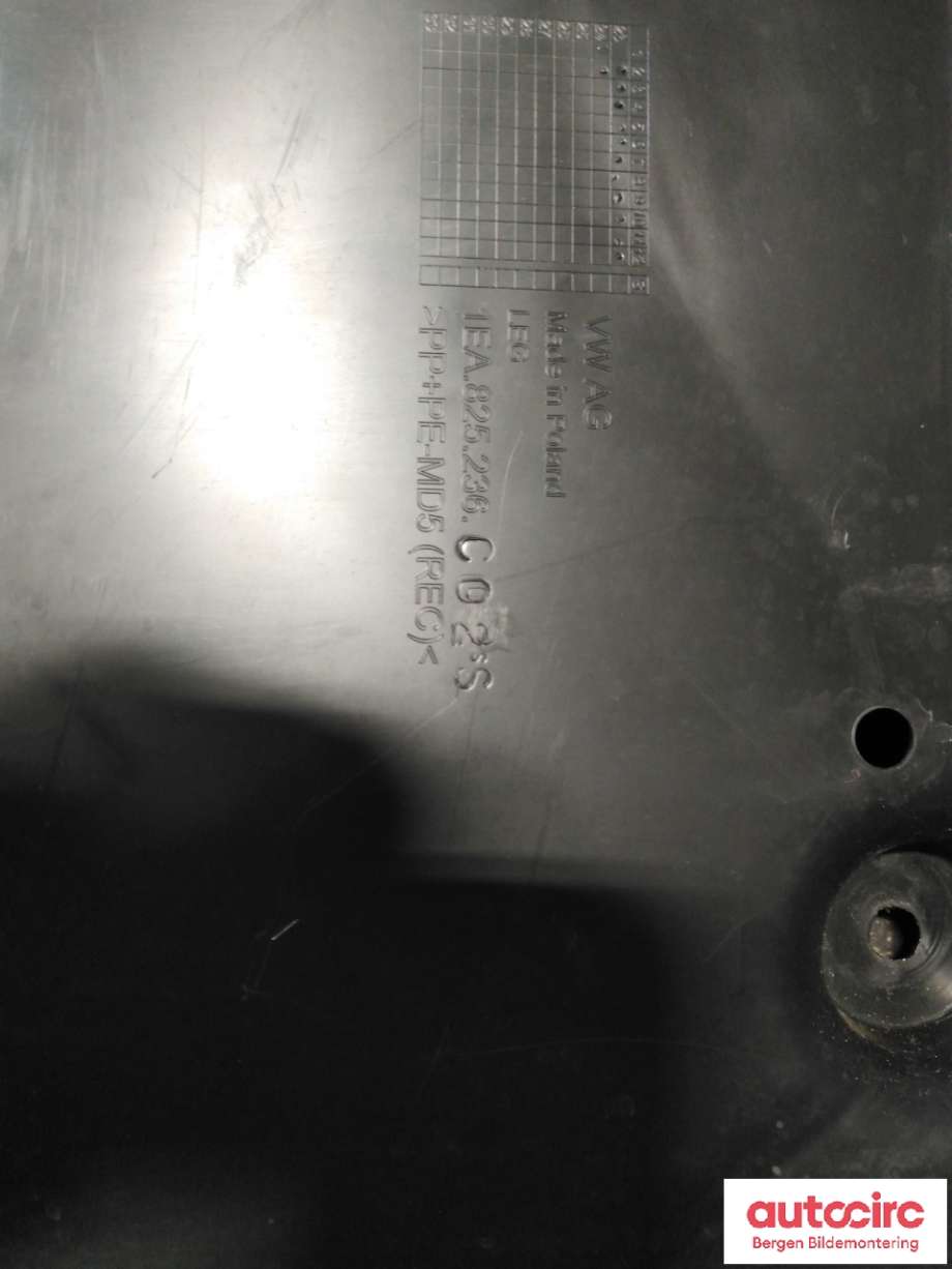 Motorplate under motor til VW ID.3 2020-->>  (VOLKSWAGEN|1EA 825 101 E|)