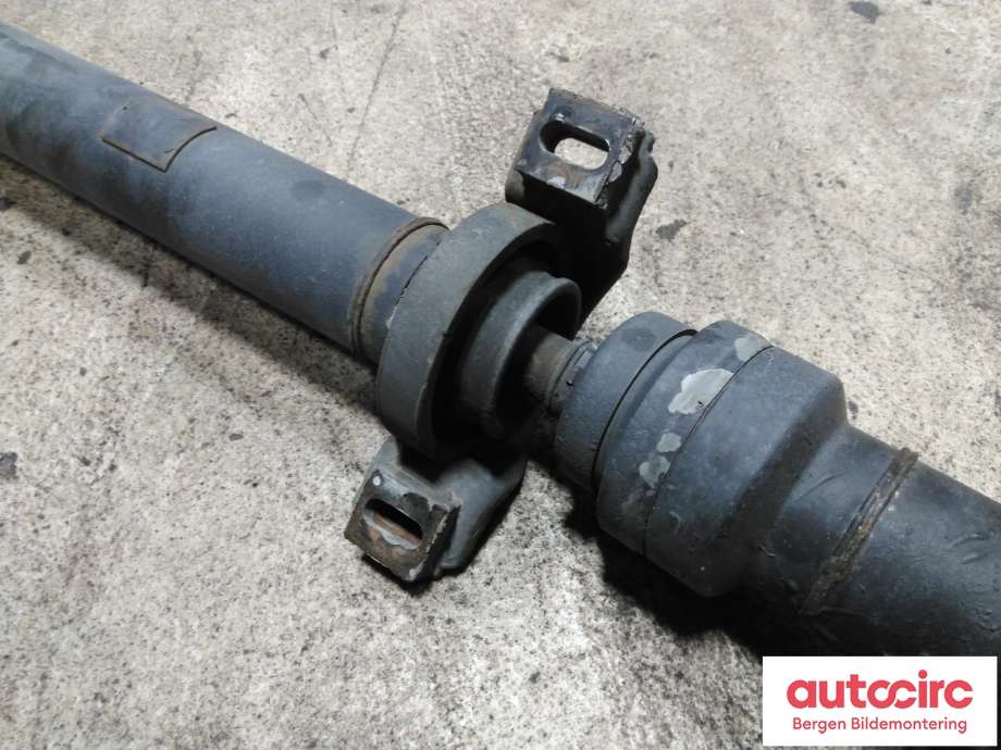 Mellomaksel til Mercedes Vito/Viano 2010-2014 (Fase 2) (W639) (W639) (MERCEDES|A 639 410 87 06|)