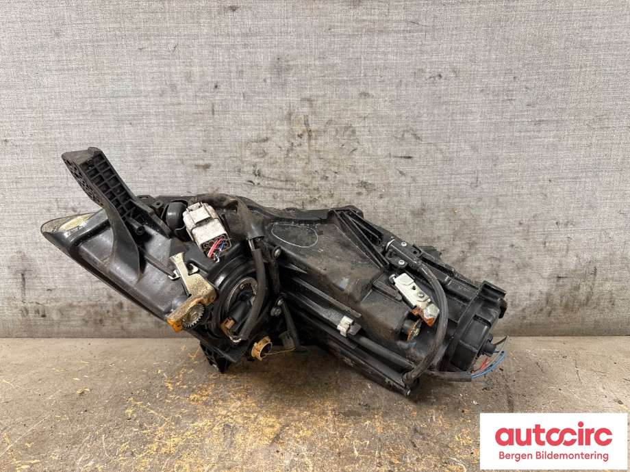 Frontlykt høyre halogen til Peugeot iOn 2011-2020  (PEUGEOT|6206 W9|)