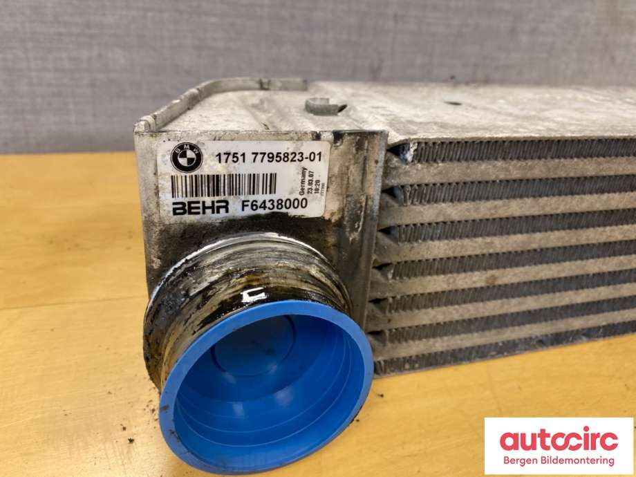 Intercooler til BMW 5-Serie 2003-2010 (E60/E61) (E60/E61) (BMW|17 51 7 795 823||1751 7795823-01)