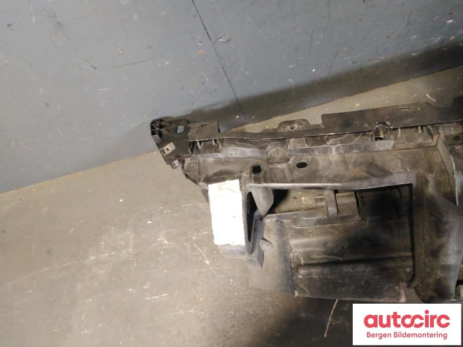 Frontplate øvre til Peugeot 5008 2010-2017 (Type I)  (PEUGEOT|7422 E7|)