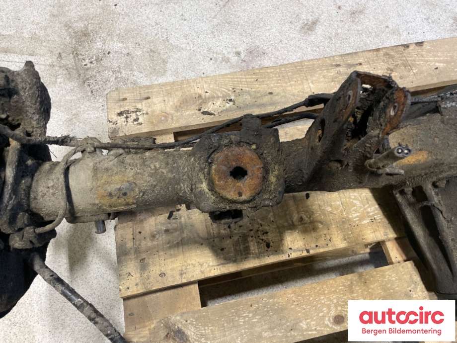 Bakaksel til Toyota Land Cruiser 120 2002-2009 (TOYOTA|42110-60870|)