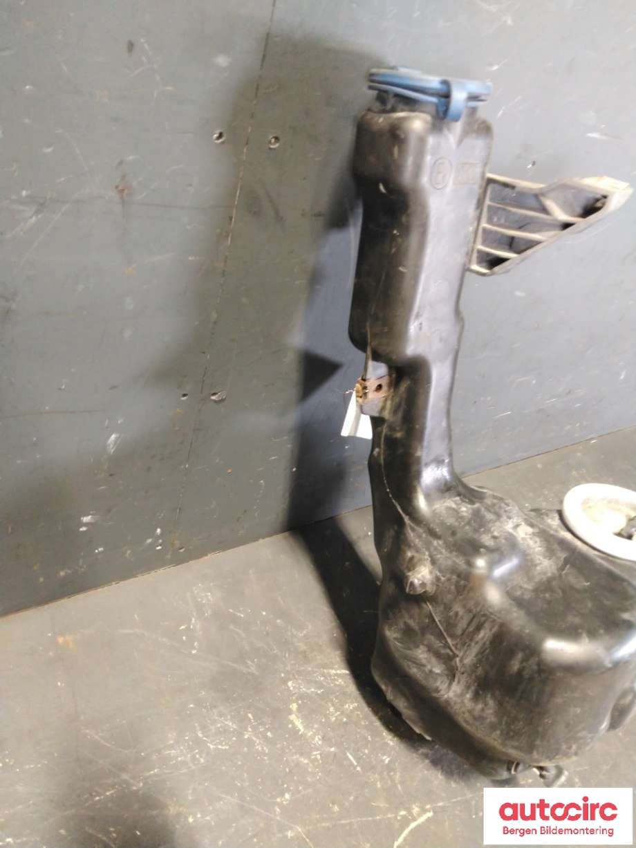 Spylertank til Mercedes E-Klasse 2009-2013 (Fase 1) (W212) (W212) (MERCEDES|A 204 869 12 20|)