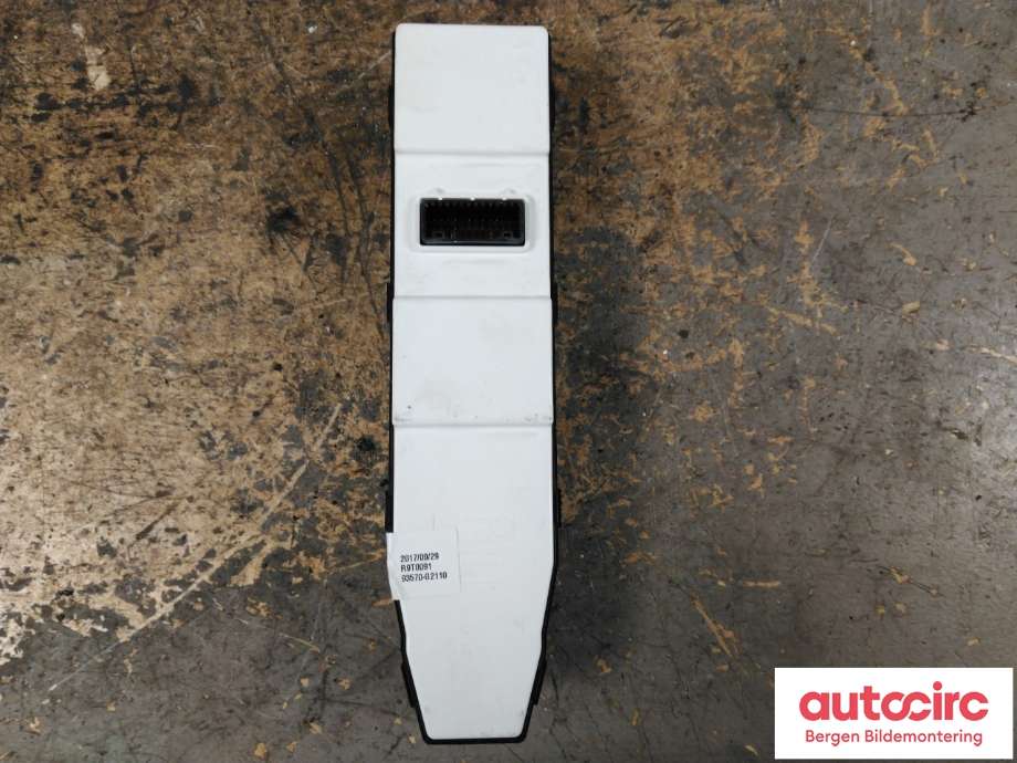 Bryter ruteheis til Hyundai Ioniq Electric 2016-2019 (Fase 1)  (HYUNDAI|93570G 21104X|)