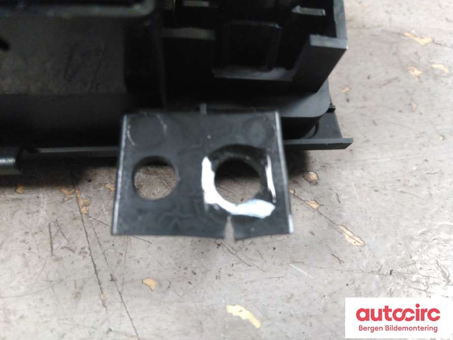 Bryter diverse til Kia Sportage 2010-2016 (Type III)  (KIA|93700 3U290WK|)