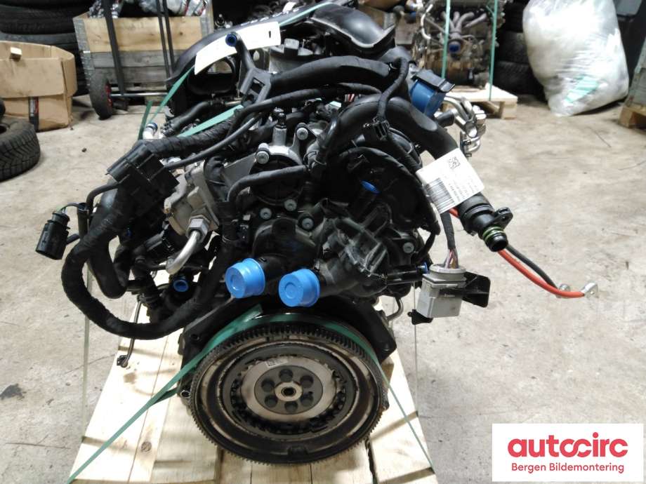 Motor bensin til VW Polo 2014-2017 (Type V, Fase 2)  (VOLKSWAGEN|04C 100 032 E|)