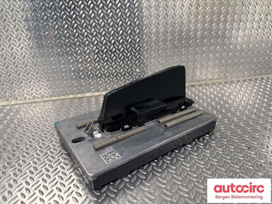 Antenne forsterker til Volvo C40 Recharge 2021-2024  (VOLVO|32334071|)