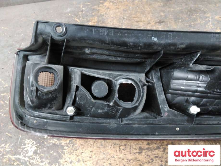 Baklykt venstre til Nissan X-Trail 2002-2007 (T30) (T30) (NISSAN|26555EQ00A|26555EQ00B|)