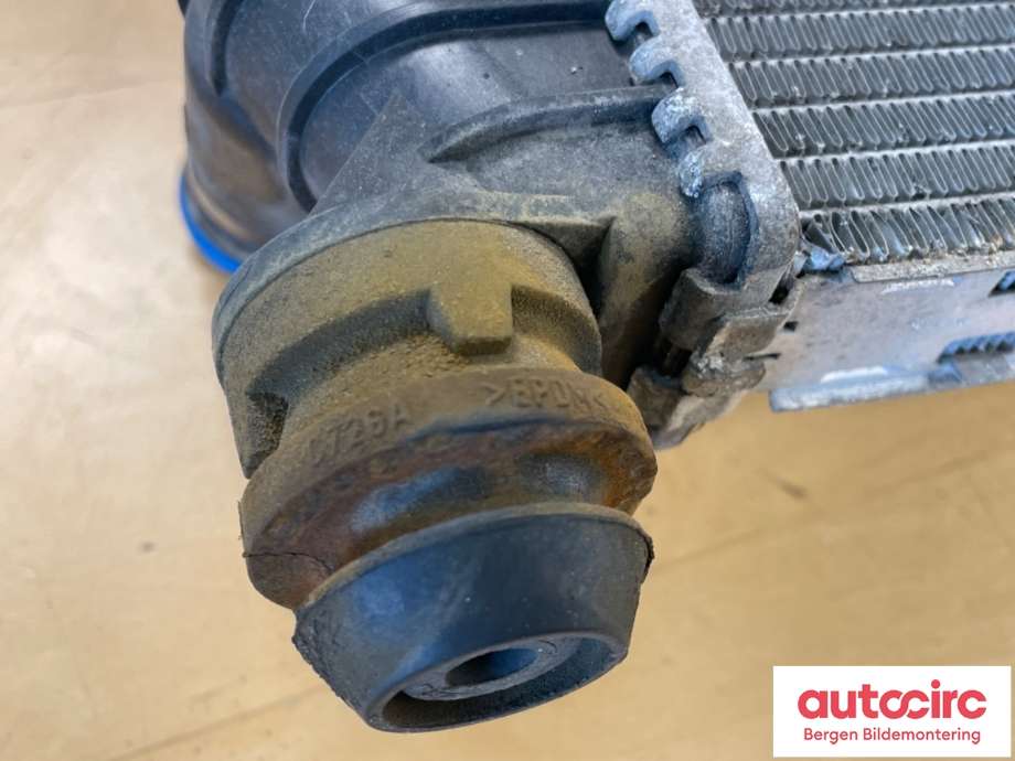 Radiator (manuell gir) til Ford Focus 2011-2014 (Type III, Fase 1) (FORD|CV61-8005-VC|1830145|CV61 8005 VB)