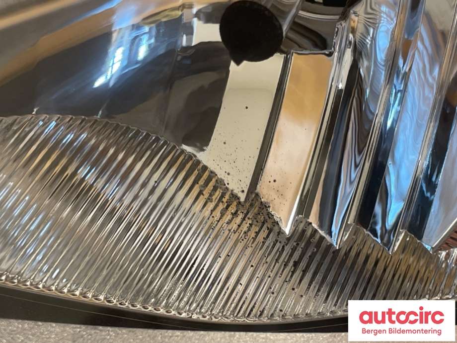 Frontlykt venstre halogen til Ford Focus 2011-2014 (Type III, Fase 1)  (FORD|2004299|10R-034663|BM51-13006-JB)