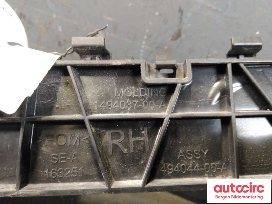 Diverse deler til Tesla Model Y 2021-2024 (Type I)  (TESLA|1494044-00-A|)