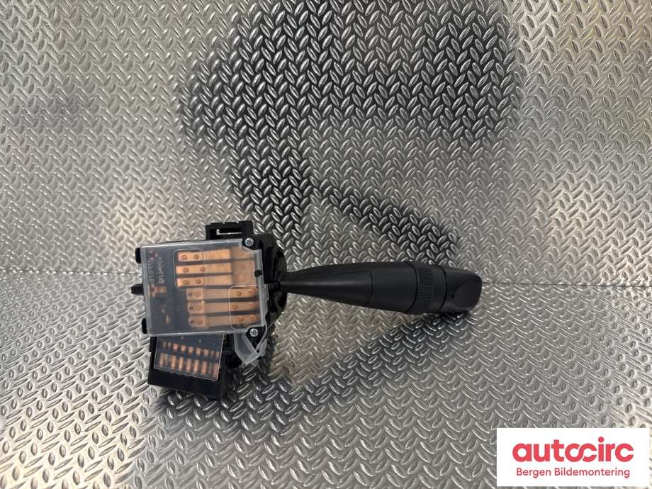 Bryter blink til Suzuki Vitara 2015-->> (Type IV)  (SUZUKI|37210-61M50|)