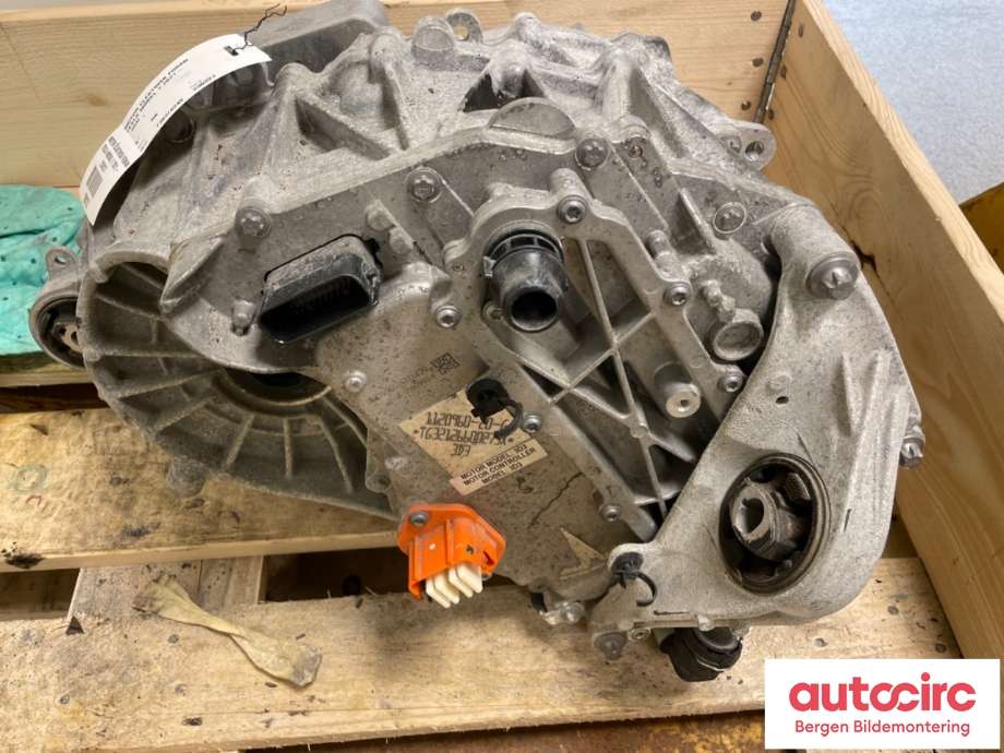 Motor elbil foran til Tesla Model Y 2021-2024 (Type I)  (TESLA|1120960-10-H||1120960-20-G)