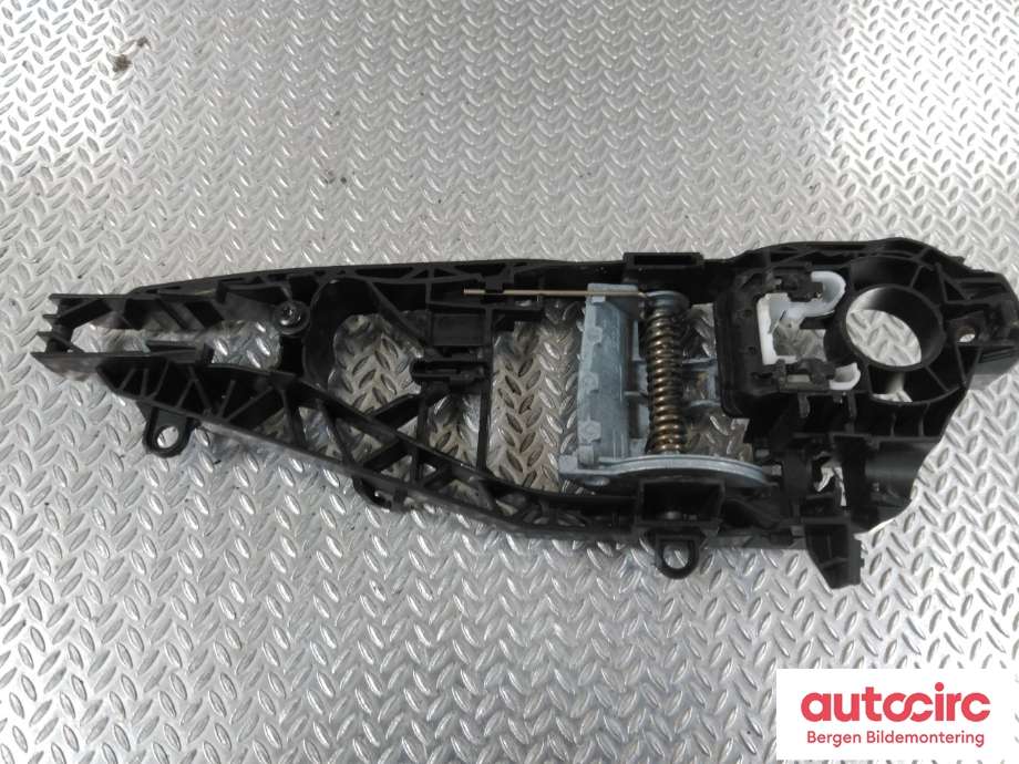 Dørhåndtak utv venstre bak til BMW X1 2015-2022 (F48) (F48) (BMW|51 21 7 401 209|)