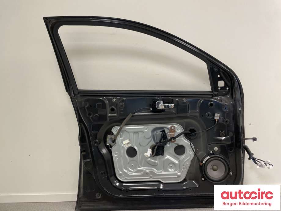 Dør venstre foran til Nissan Qashqai 2010-2014 (Type I, Fase 2)  (NISSAN|H0101JD0MD|H0101JD0M0|)