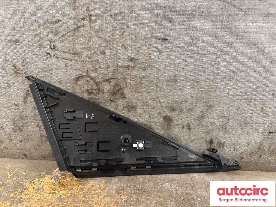 Innredning diverse til Mercedes EQE 2022-->>  (MERCEDES|A 295 670 01 00||A 295 670 87 00)