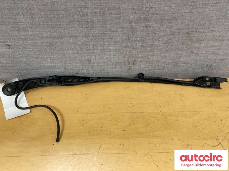 Viskerarmer frontrute til Tesla Model Y 2021-2024 (Type I)  (TESLA|1490246-00-C||1490246-00-B)