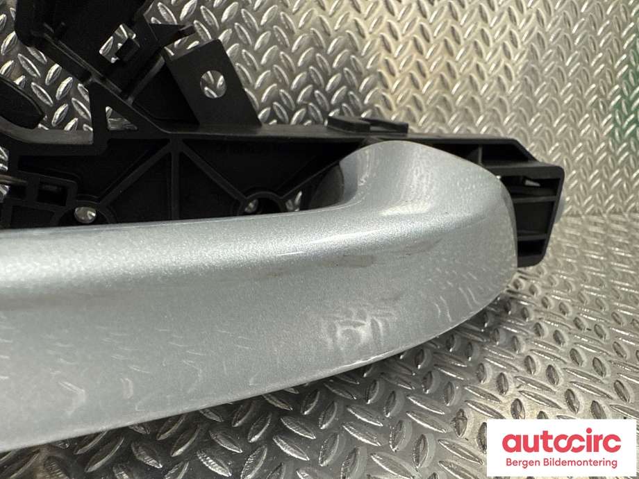 Dørhåndtak utv venstre til VW ID.3 2020-->> (VOLKSWAGEN|5H1 837 205 R|5H1 837 885 E|)