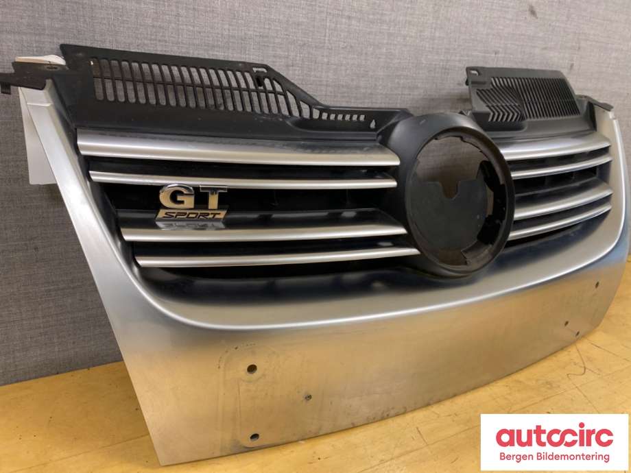 Grill til VW Golf V, Combi 2003-2008  (VOLKSWAGEN||1K5 853 651)