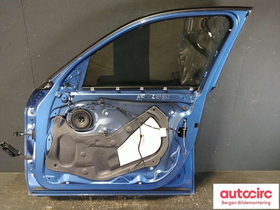 Dør høyre foran til BMW 1-Serie 2011-2015 (Fase 1) (F20/F21) (F20/F21) (BMW|41 00 7 284 512|)