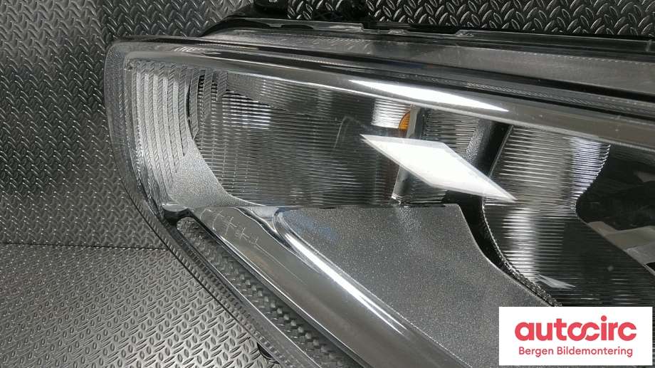 Frontlykt venstre halogen til Ford Fiesta 2013-2017 (Type VI, Fase 2) (FORD|2126899|)