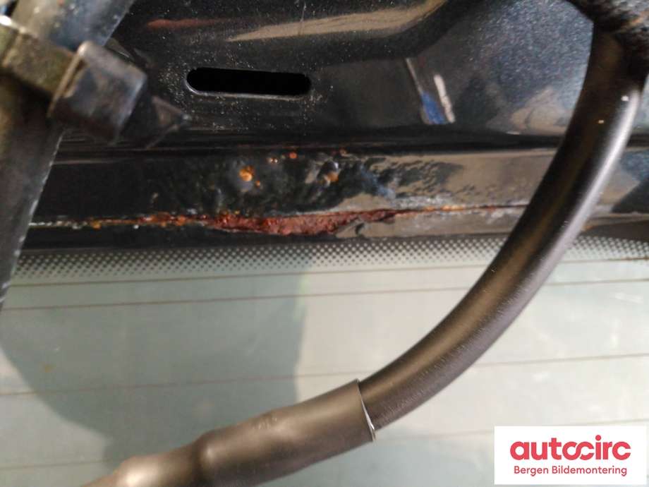 Bakluke combi til Audi A6 2005-2008 (Type III, Fase 1) (C6) (C6) (AUDI|4F9 827 023 M|)
