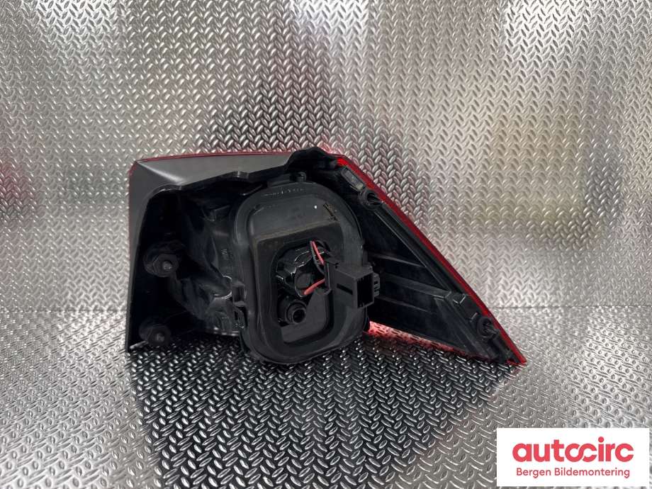 Baklykt venstre til VW Golf VII 2012-2017 (Fase 1)  (VOLKSWAGEN|5G0 945 095 P|)