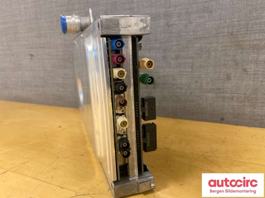 Instrument diverse til Tesla Model Y 2021-2024 (Type I)  (TESLA|1775000-S1-K||1521482-01-D)