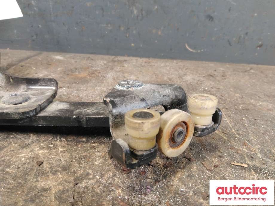 Hengsler til Mercedes Citan 2021-->> (W420) (W420) (MERCEDES|A 420 760 02 00|)