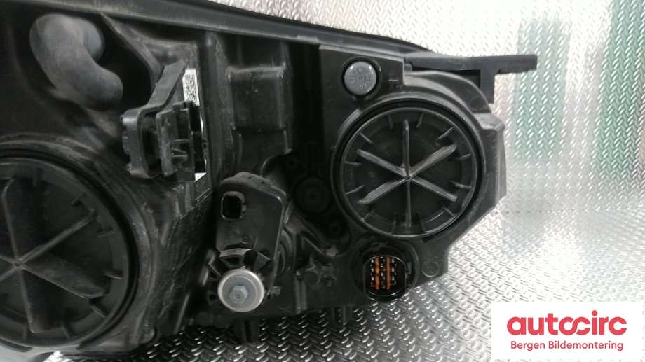 Frontlykt venstre halogen til Kia Soul 2014-2019 (Type II) (KIA|92101E 4010ACH|)