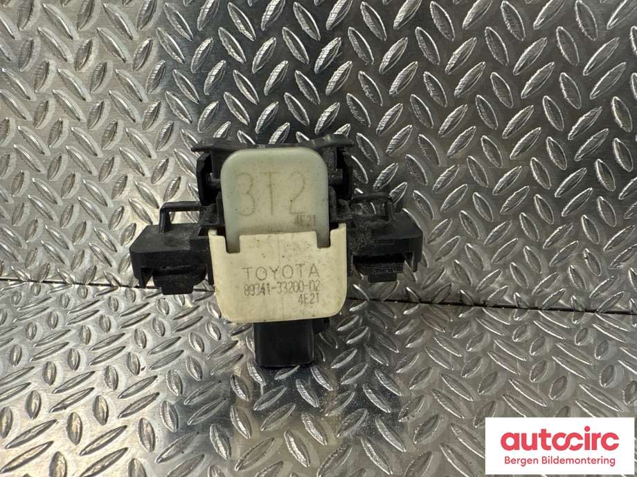 Parkeringssensor foran til Lexus CT 2010-2020 (LEXUS|8934133200D2|)