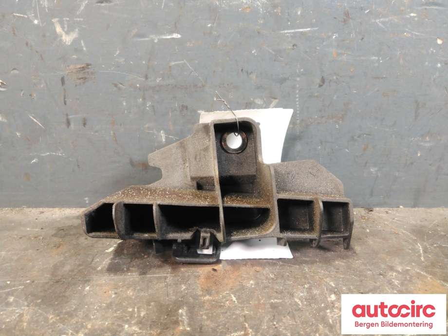Diverse deler til Toyota Yaris 2014-2020 (Type III, Fase 2) (TOYOTA|521560D091|521560D090|)