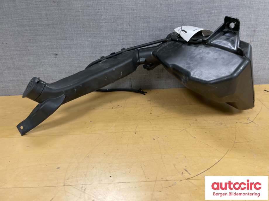 Spylertank til Tesla Model Y 2021-2024 (Type I) (TESLA|1607948-00-A|)