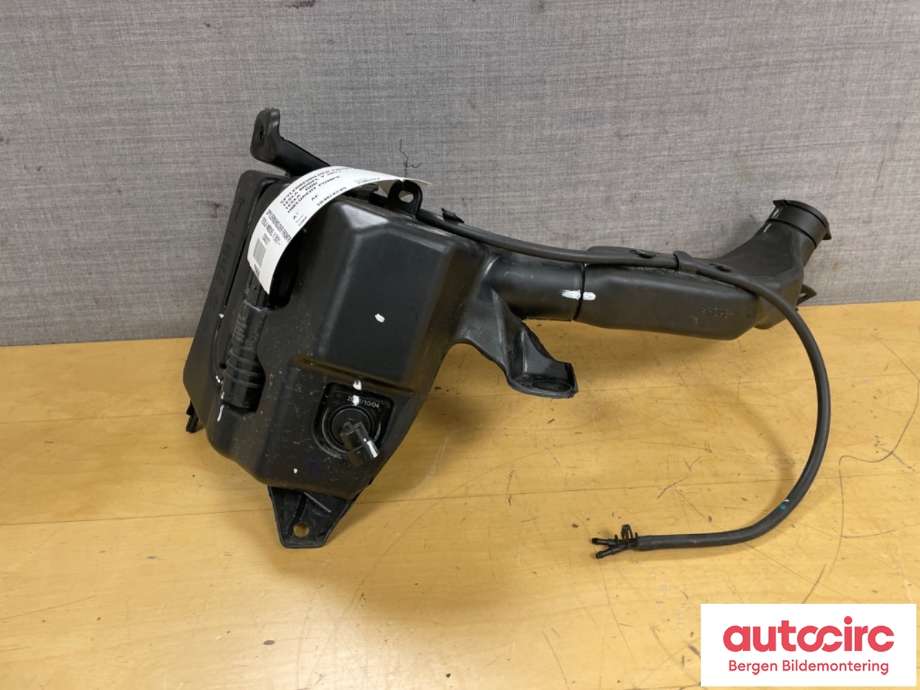 Spylertank til Tesla Model Y 2021-2024 (Type I) (TESLA|1607948-00-A|)