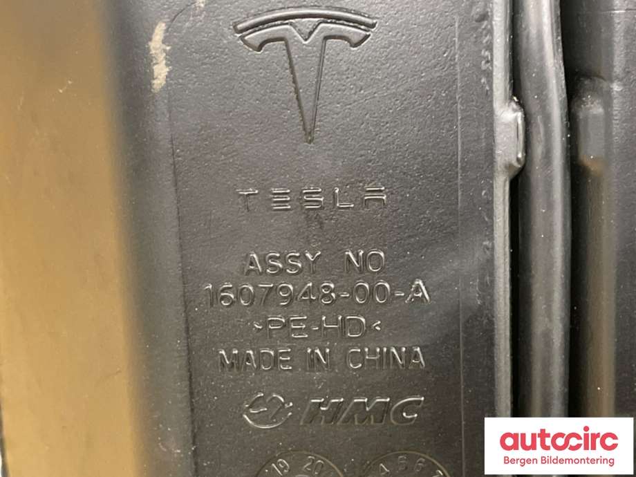 Spylertank til Tesla Model Y 2021-2024 (Type I) (TESLA|1607948-00-A|)