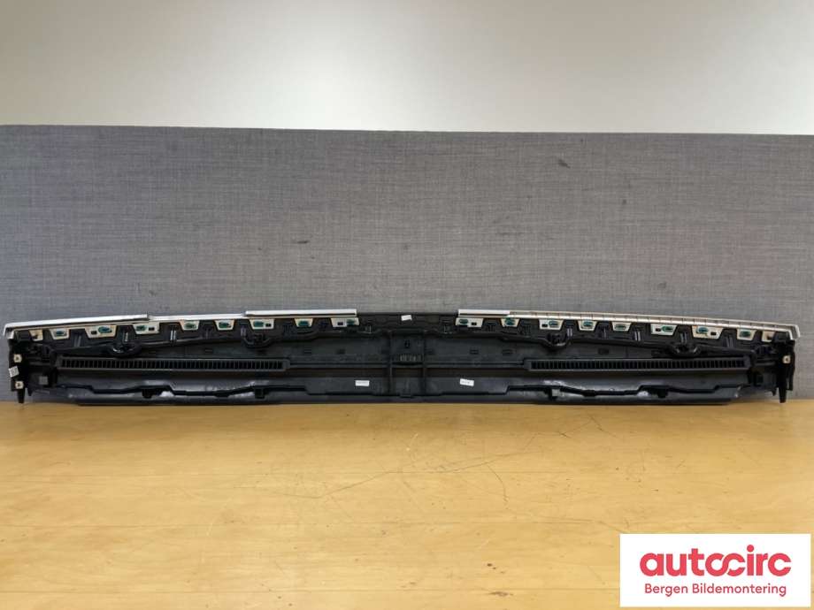 Diverse deler til Tesla Model Y 2021-2024 (Type I) (TESLA|1619564-00-A||1621493-00-A)